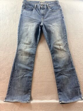 Levi’s-  Women's 725 High Rise Bootcut Jeans